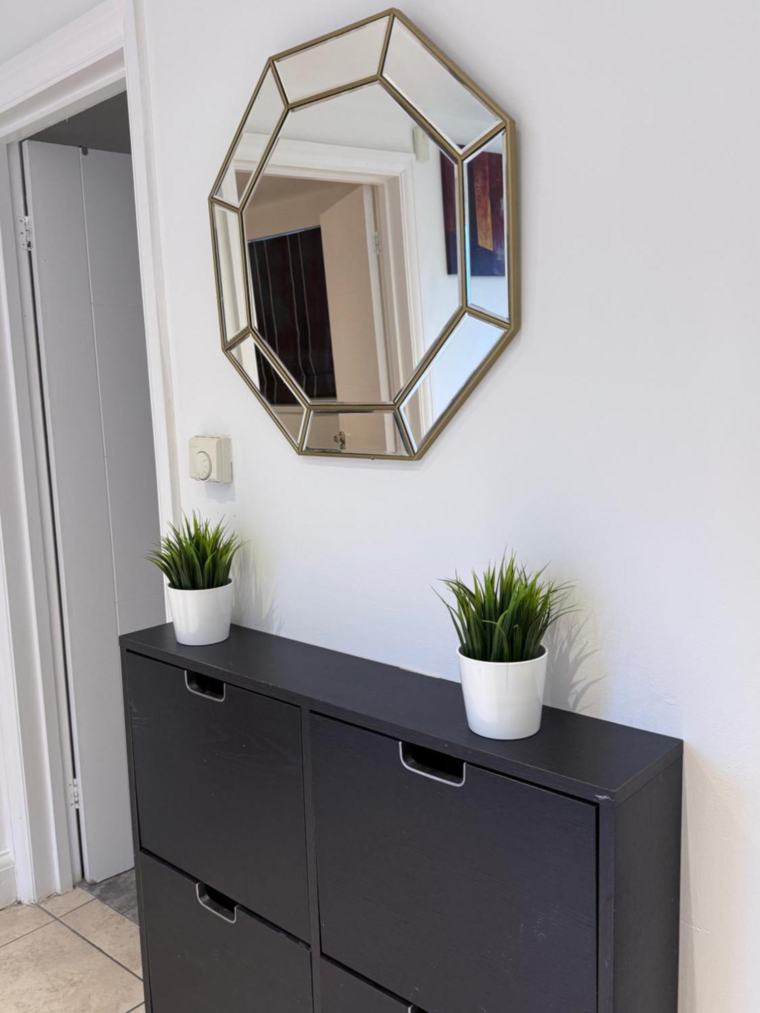 Cosy Guest Suite, West London เฮาน์สโลว์ ภายนอก รูปภาพ