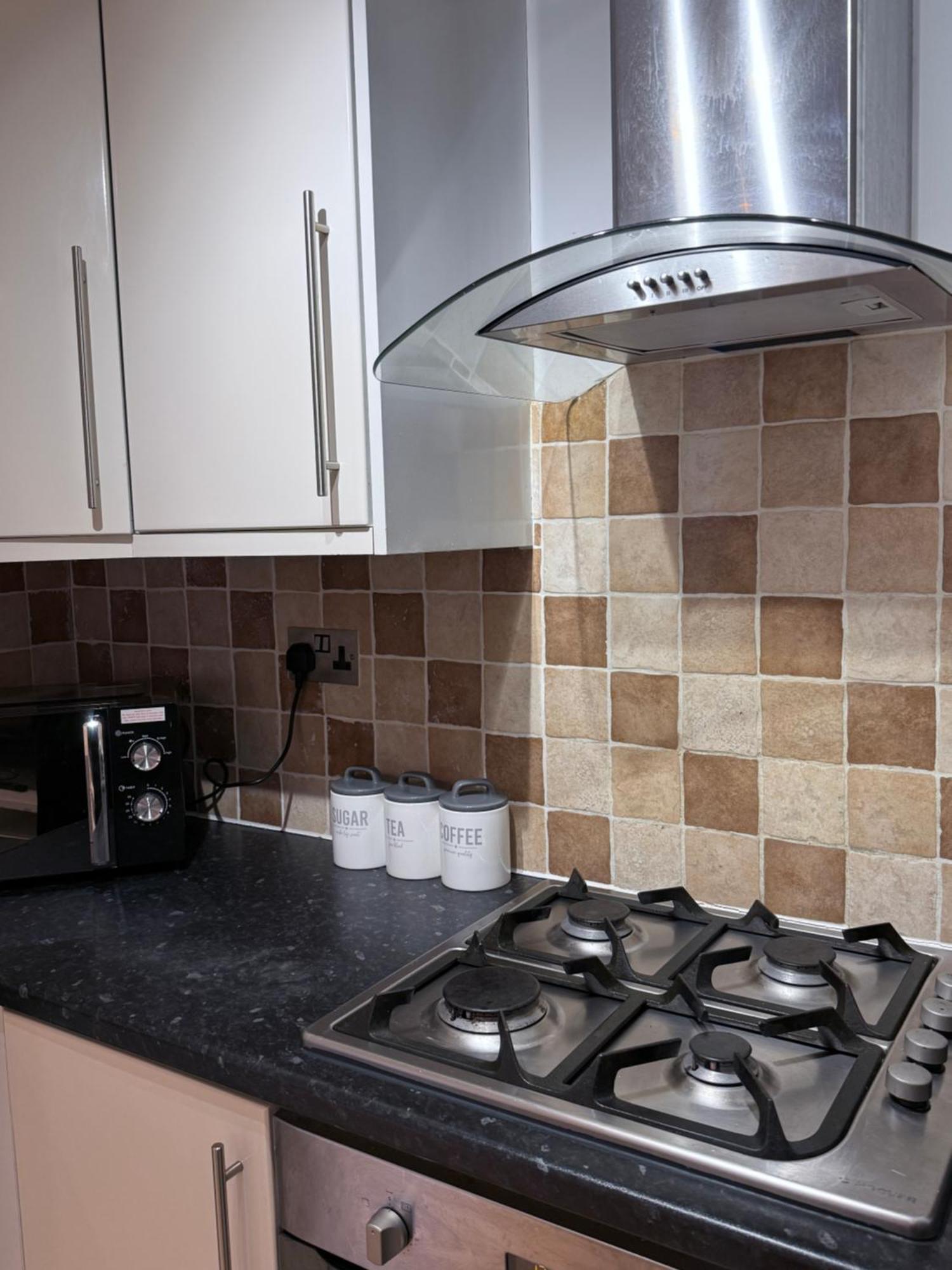 Cosy Guest Suite, West London เฮาน์สโลว์ ภายนอก รูปภาพ