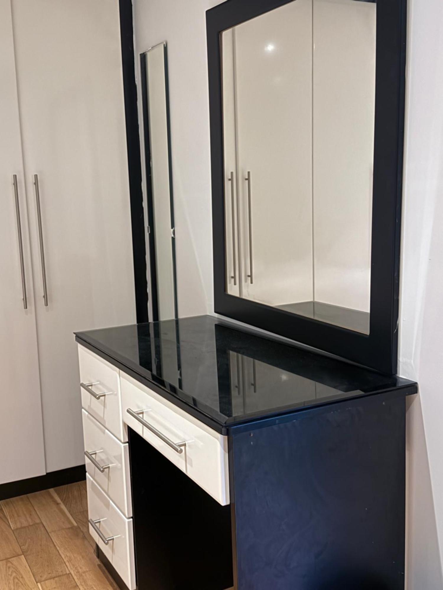 Cosy Guest Suite, West London เฮาน์สโลว์ ภายนอก รูปภาพ